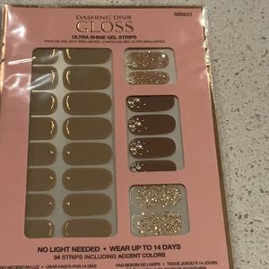 COPY - COPY - NWT dashing diva gel strips